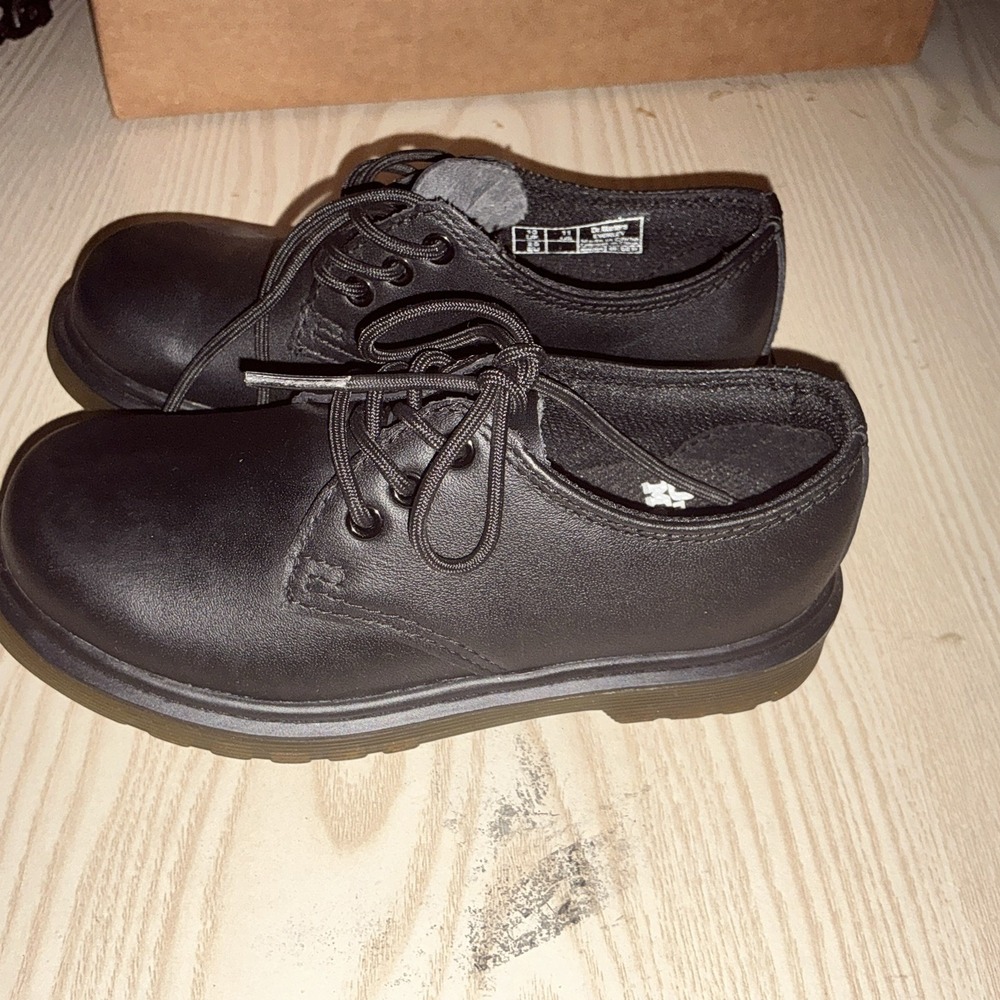 Dr.martins Kids Black Leather Size 11 Us‎